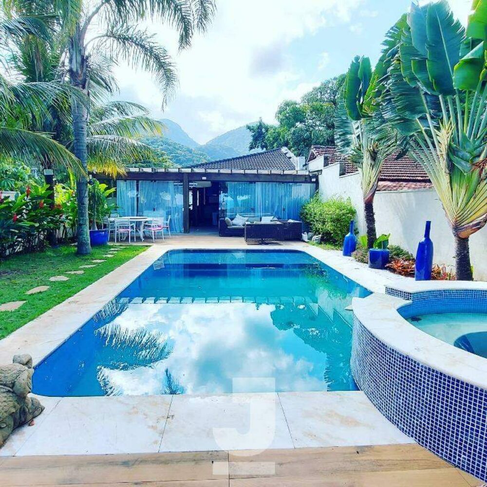 Casa, 4 quartos, 237 m² - Foto 1