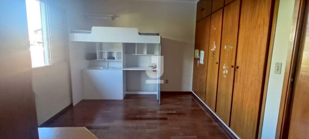 Casa à venda com 4 quartos, 220m² - Foto 3