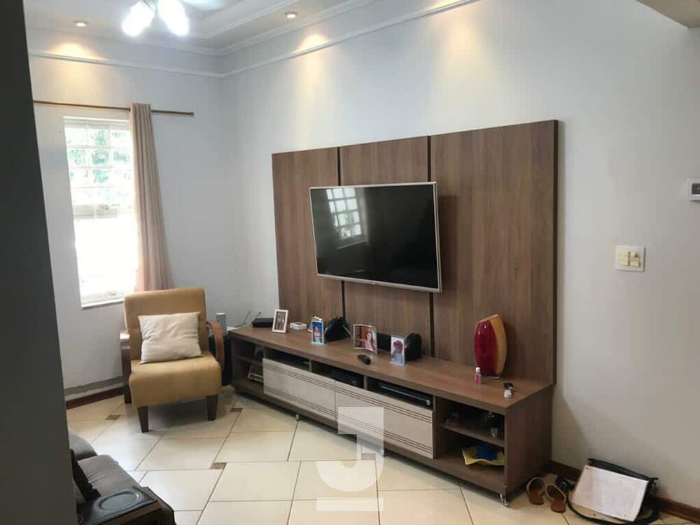Casa, 3 quartos, 248 m² - Foto 1