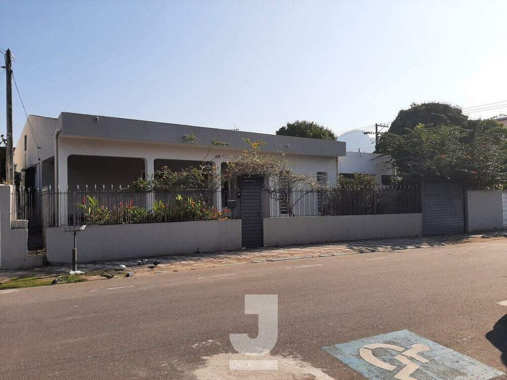 Casa, 3 quartos, 194 m² - Foto 1