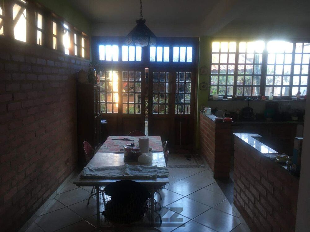 Casa, 4 quartos, 212 m² - Foto 4