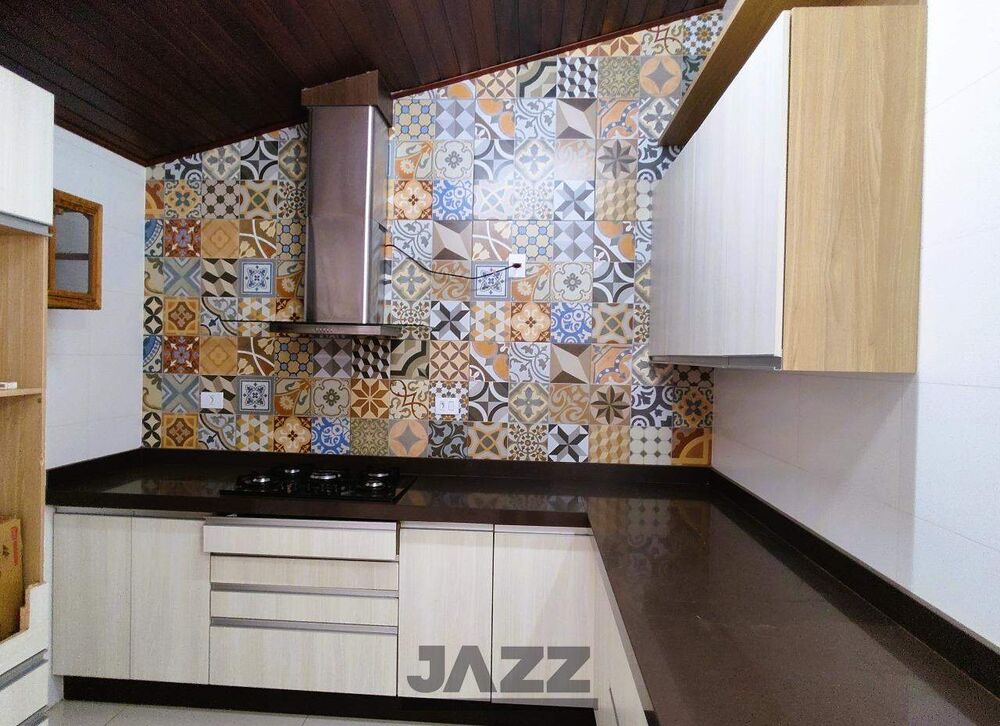 Casa, 5 quartos, 229 m² - Foto 1
