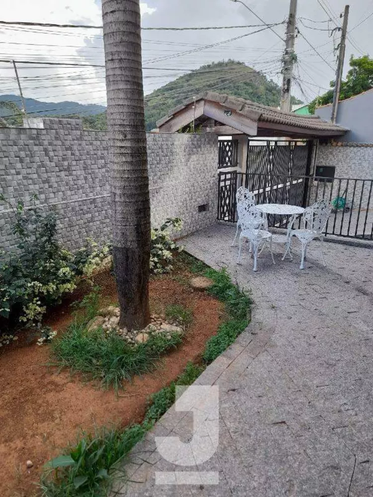 Casa à venda com 3 quartos, 260m² - Foto 3