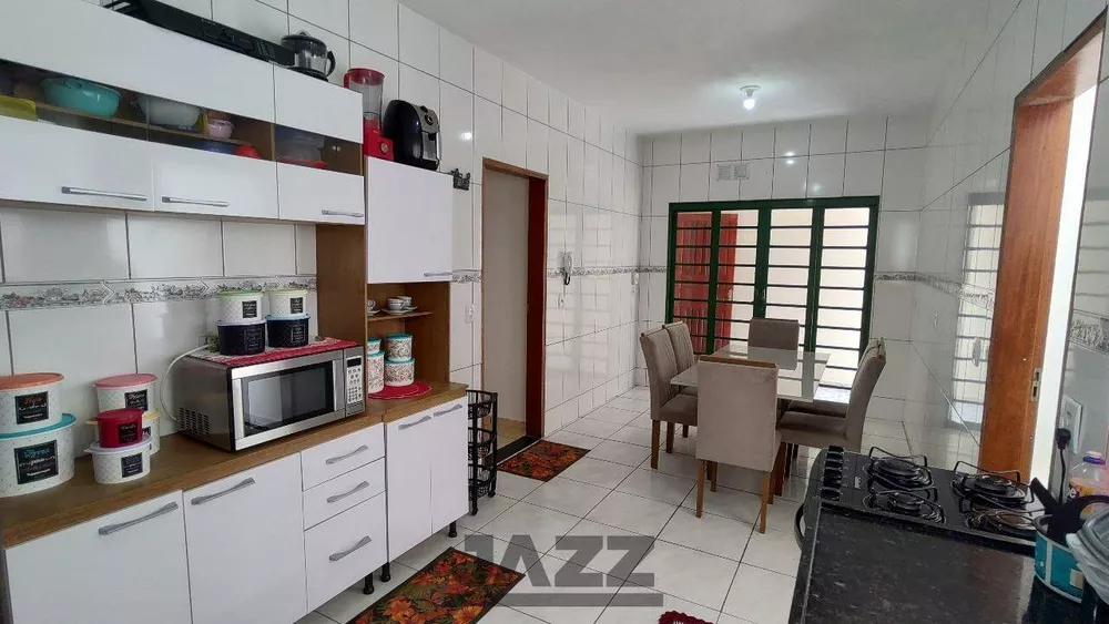 Casa à venda com 3 quartos, 165m² - Foto 1