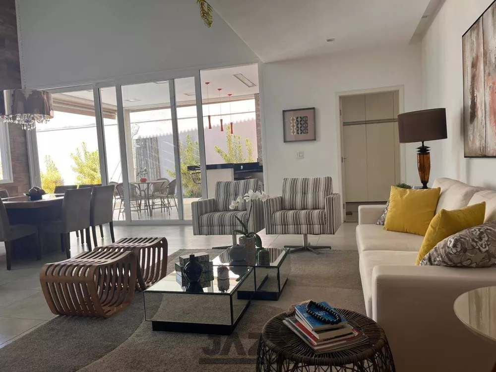 Casa de Condomínio à venda com 4 quartos, 364m² - Foto 2