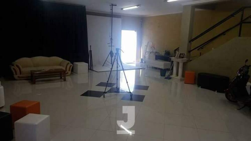 Casa, 4 quartos, 327 m² - Foto 1
