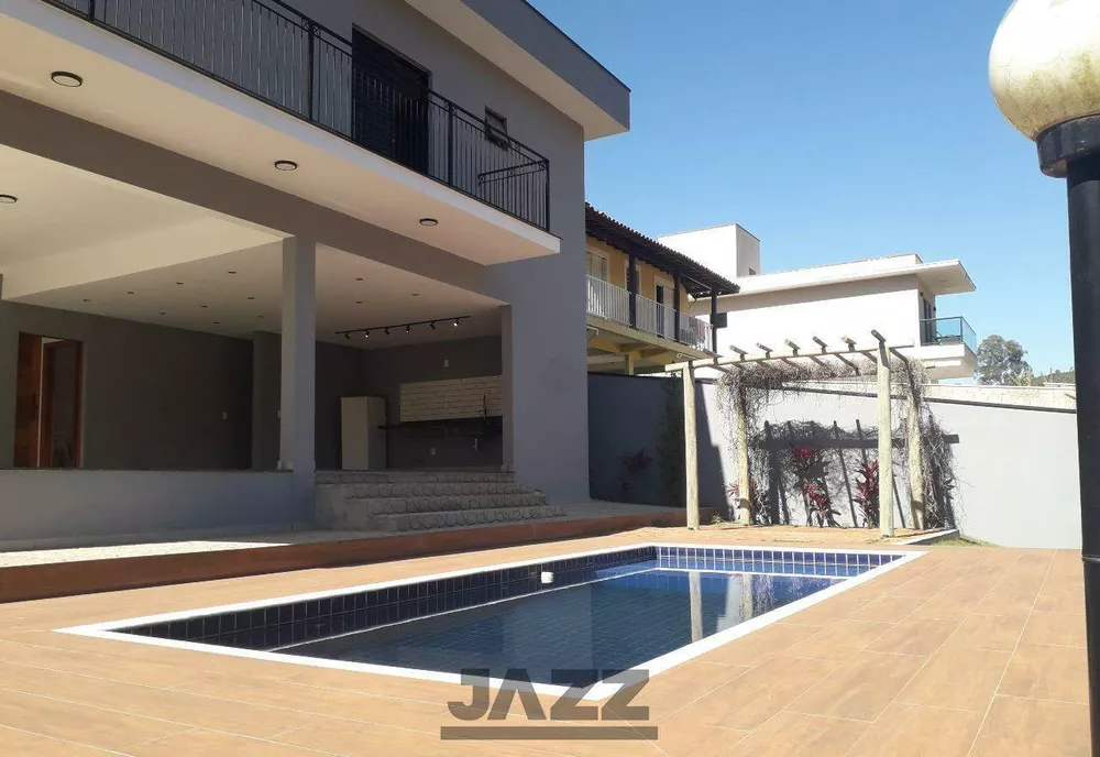 Casa à venda com 3 quartos, 600m² - Foto 1