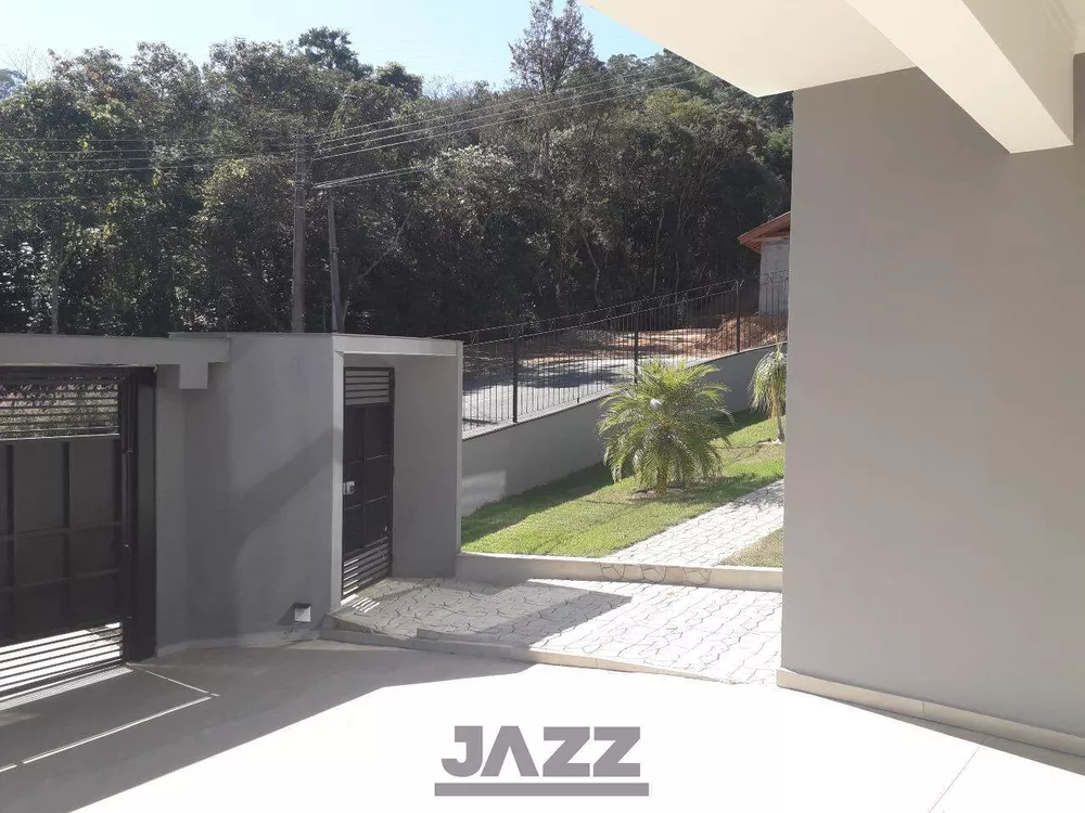 Casa à venda com 3 quartos, 600m² - Foto 3