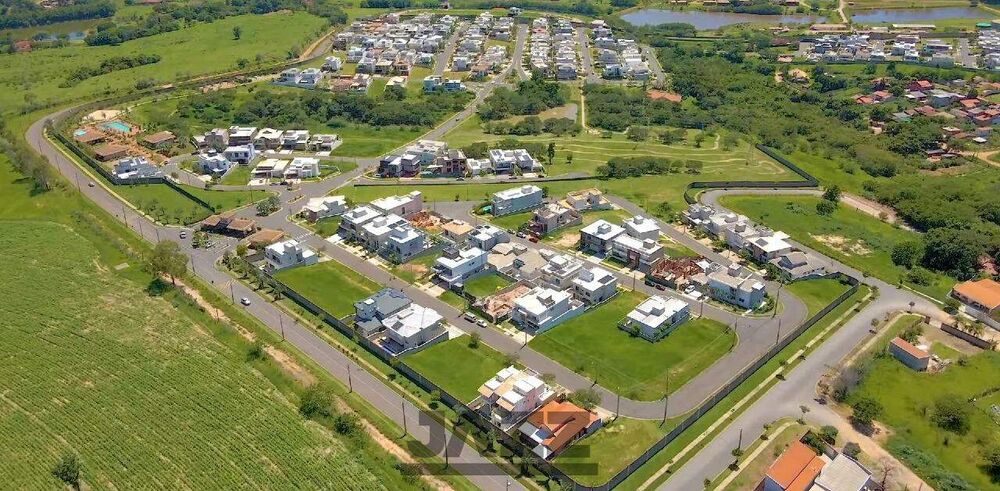 Casa de Condomínio à venda com 3 quartos, 210m² - Foto 2