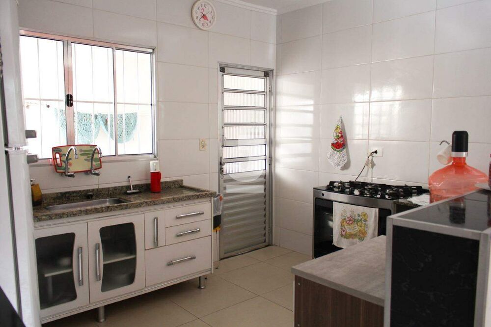 Casa, 5 quartos, 241 m² - Foto 3