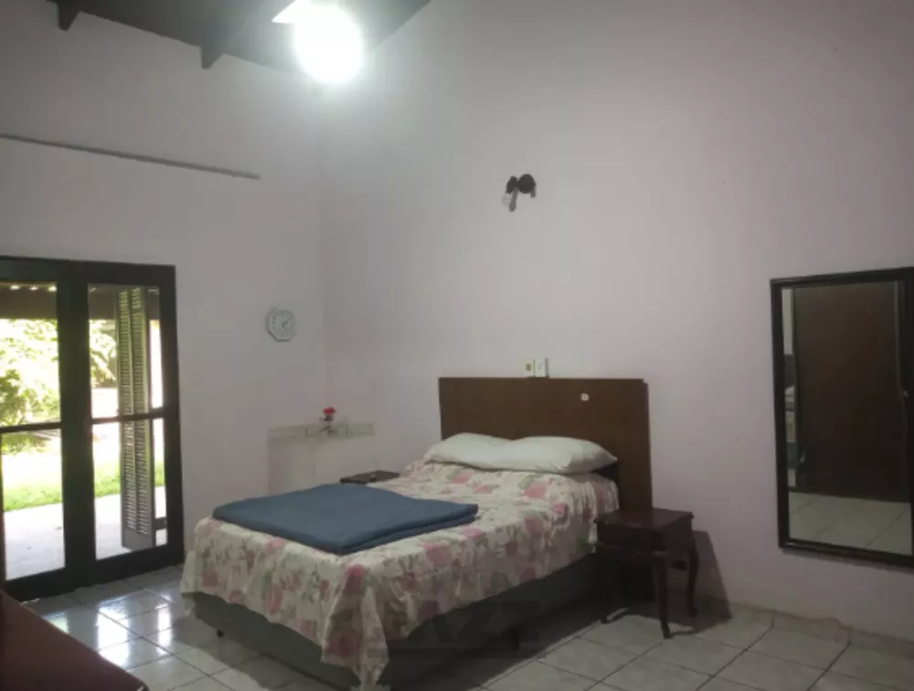 Casa à venda com 3 quartos, 100m² - Foto 4