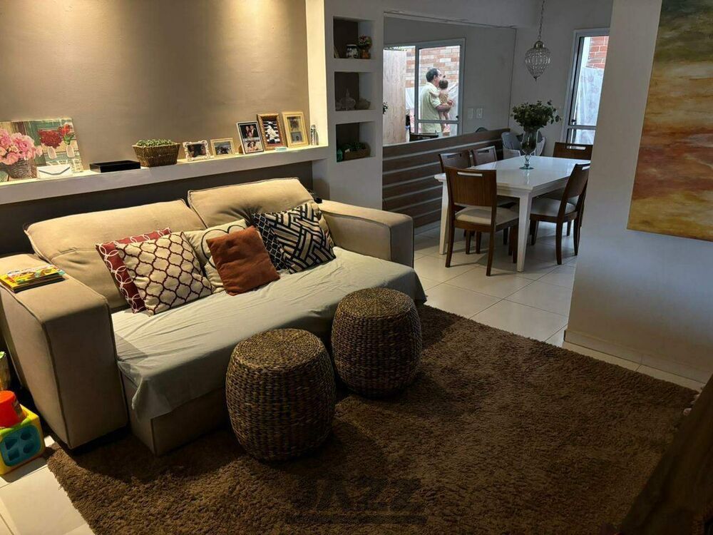 Casa à venda com 2 quartos, 68m² - Foto 1