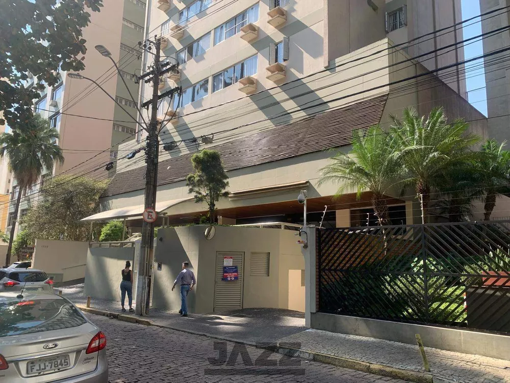 Apartamento à venda com 3 quartos, 157m² - Foto 2