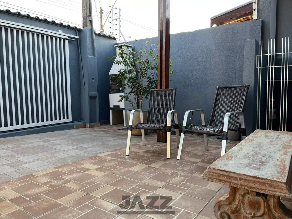 Casa à venda com 4 quartos, 200m² - Foto 2