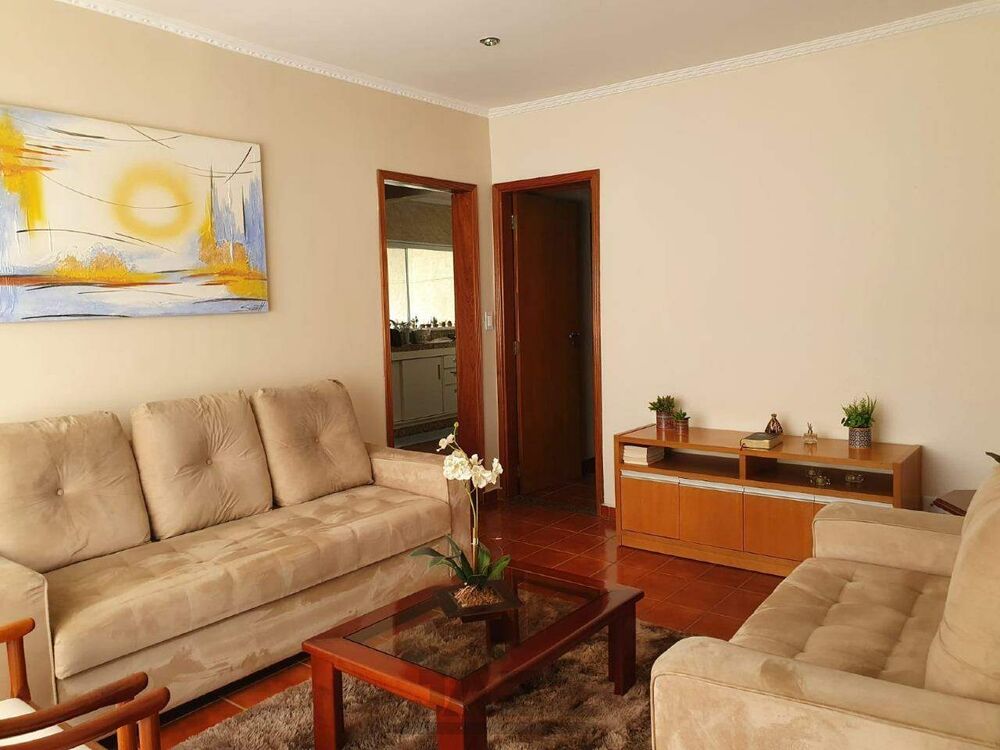 Casa à venda com 2 quartos, 148m² - Foto 1
