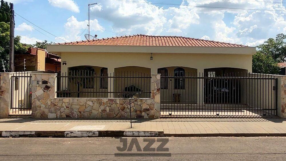 Casa, 3 quartos, 191 m² - Foto 1