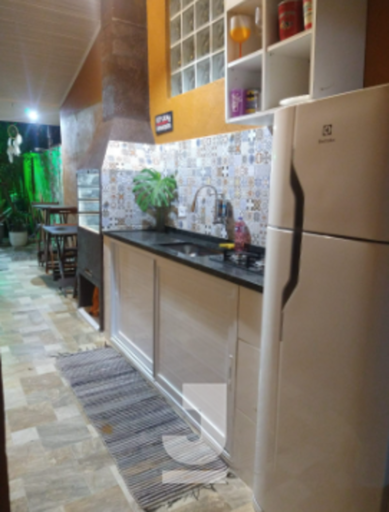 Casa à venda com 8 quartos, 150m² - Foto 2