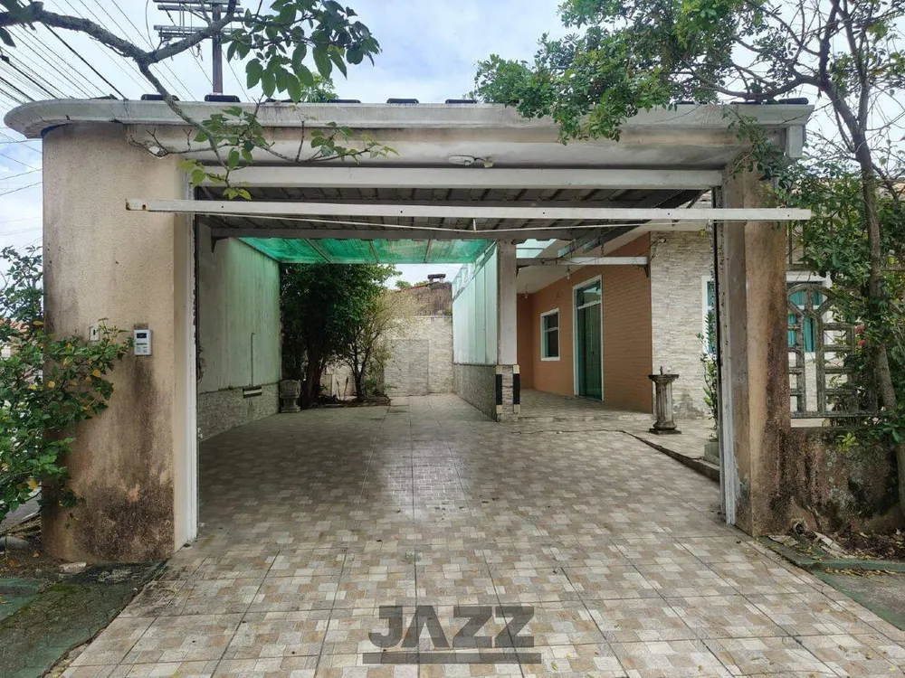 Casa, 4 quartos, 303 m² - Foto 1