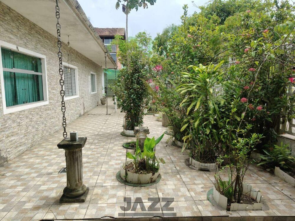 Casa, 4 quartos, 303 m² - Foto 2