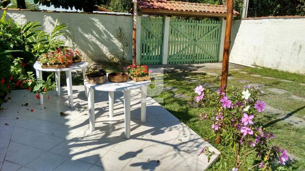 Casa, 4 quartos, 194 m² - Foto 1