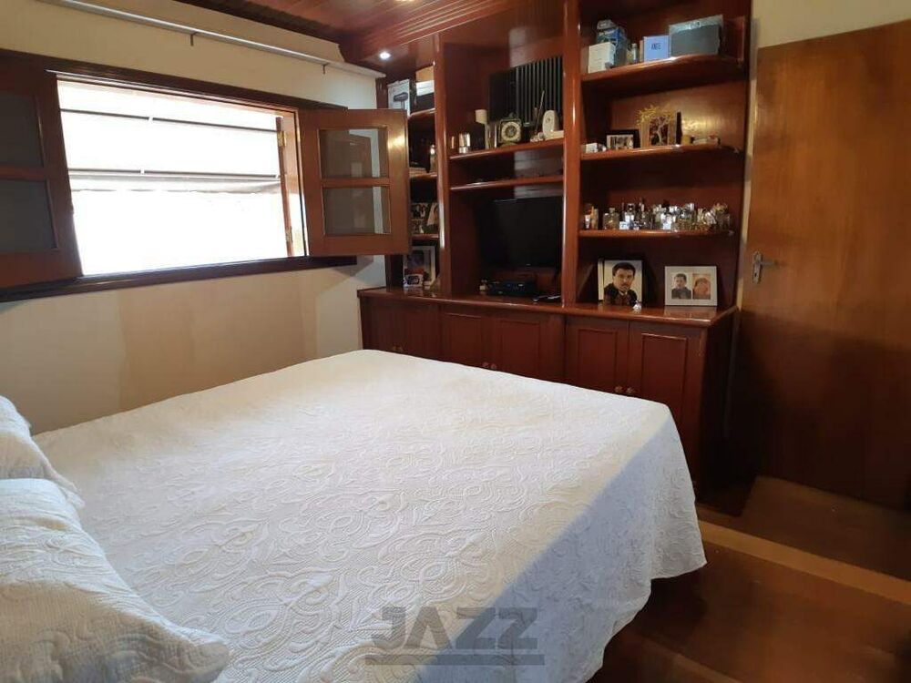 Casa à venda com 4 quartos, 500m² - Foto 4