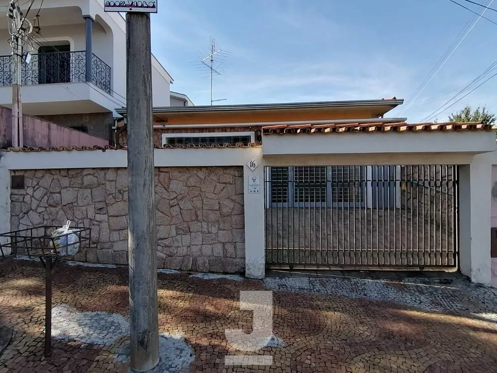 Casa à venda com 3 quartos, 186m² - Foto 1