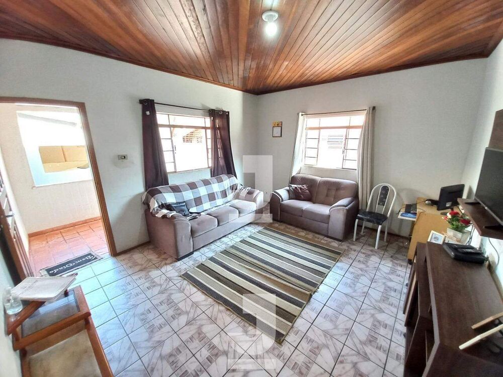 Casa à venda com 2 quartos, 95m² - Foto 1
