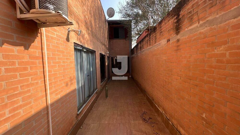 Casa à venda com 3 quartos, 271m² - Foto 3