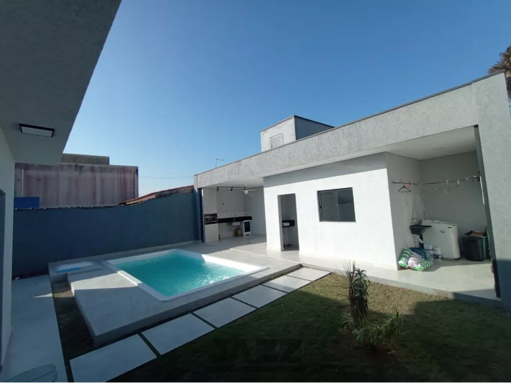 Casa à venda com 4 quartos, 179m² - Foto 1