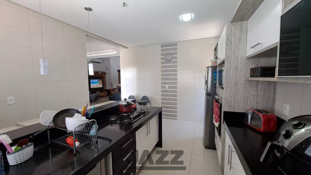 Casa de Condomínio à venda com 3 quartos, 220m² - Foto 11