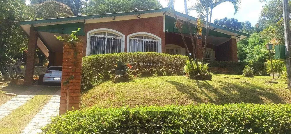 Casa de Condomínio para alugar com 4 quartos, 209m² - Foto 1