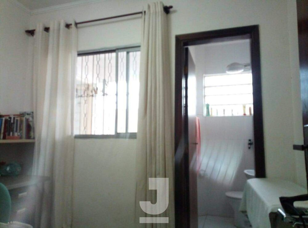 Casa à venda com 3 quartos, 220m² - Foto 4