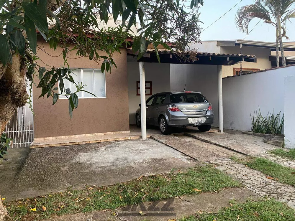 Casa de Condomínio à venda com 3 quartos, 215m² - Foto 2