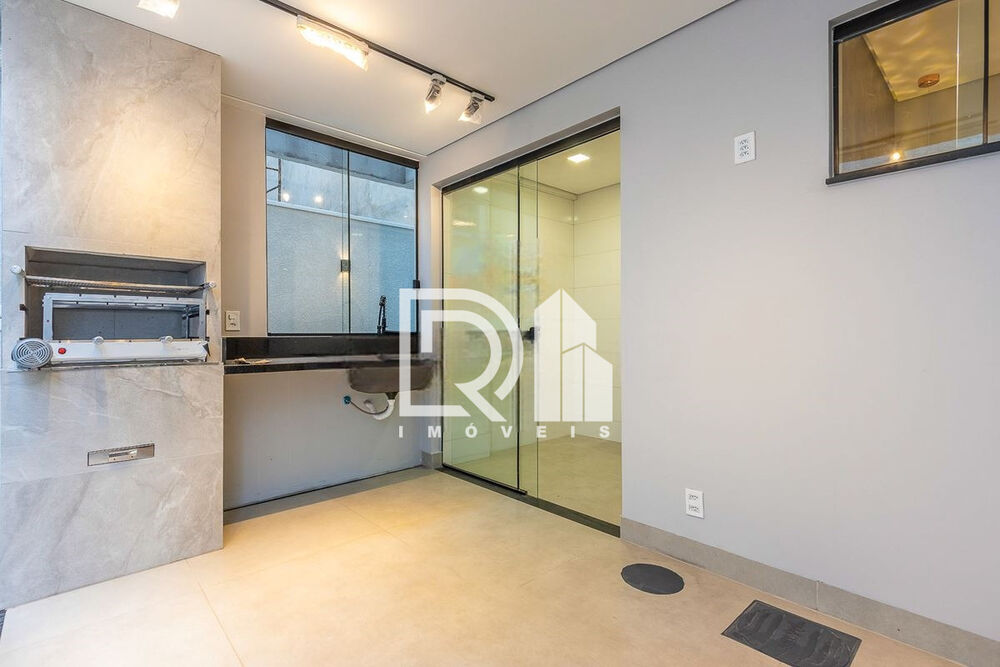 Casa à venda com 4 quartos, 265m² - Foto 3