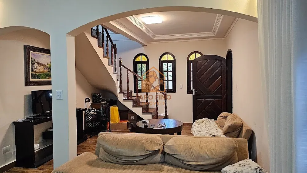 Casa, 3 quartos, 217 m² - Foto 1