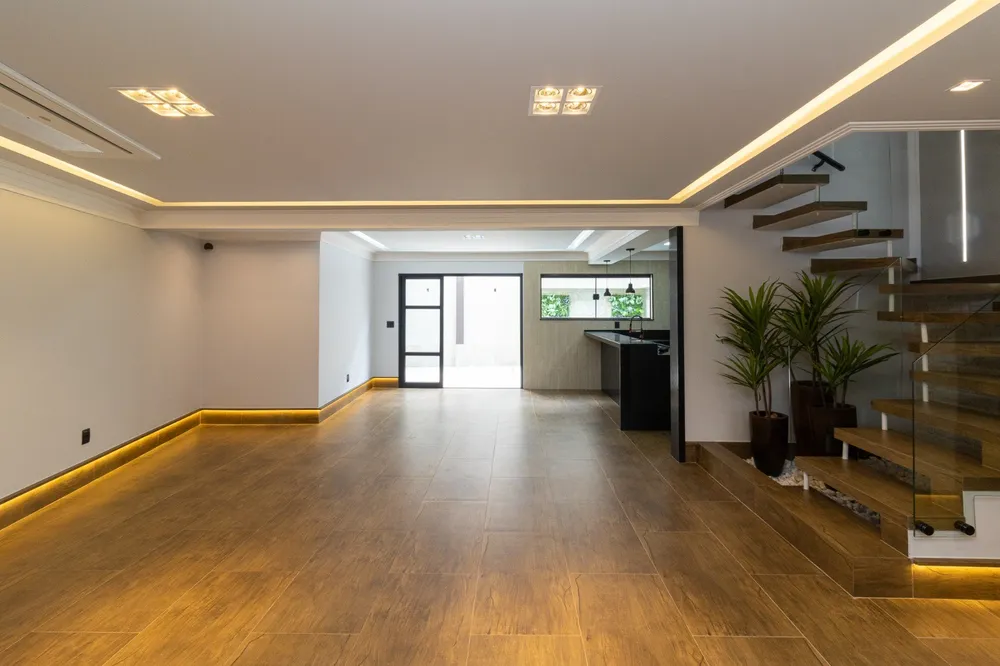 Casa, 3 quartos, 211 m² - Foto 2
