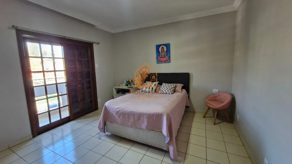 Casa, 3 quartos, 210 m² - Foto 1