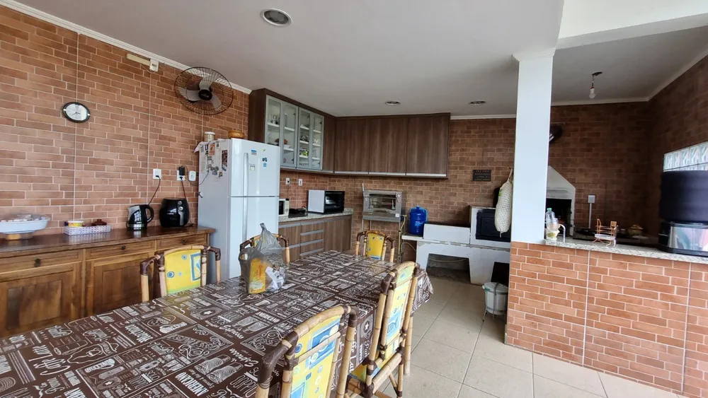 Chácara, 2 quartos, 1176 m² - Foto 1