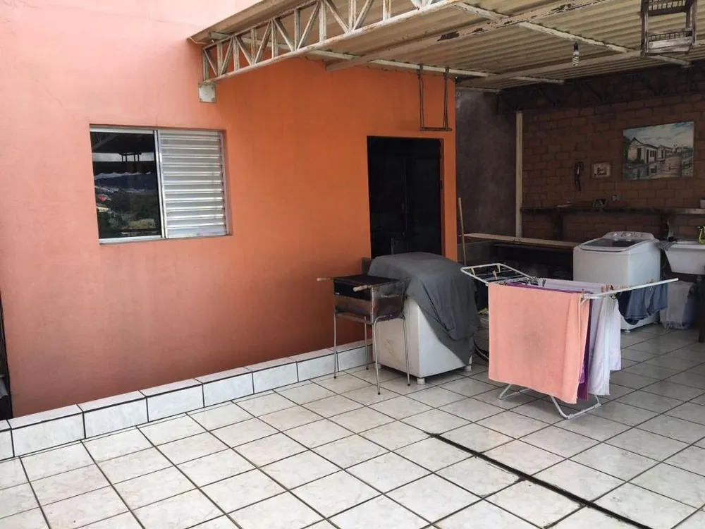 Casa, 6 quartos, 200 m² - Foto 1