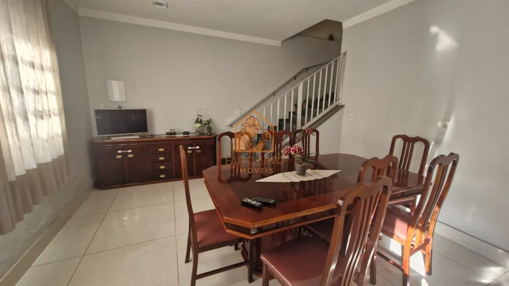 Casa, 4 quartos, 240 m² - Foto 2