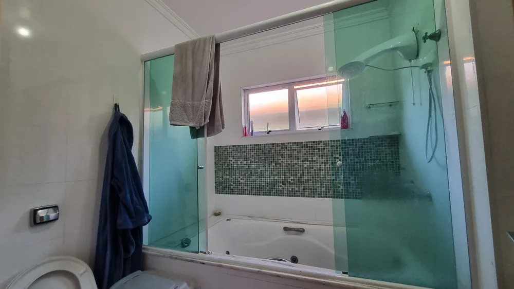Casa, 4 quartos, 230 m² - Foto 1