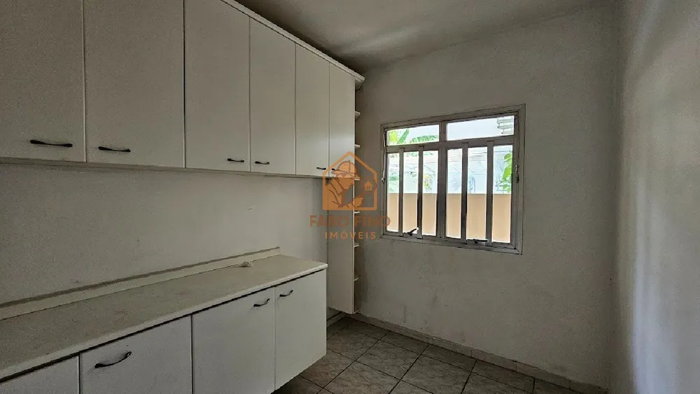 Casa, 4 quartos, 241 m² - Foto 1