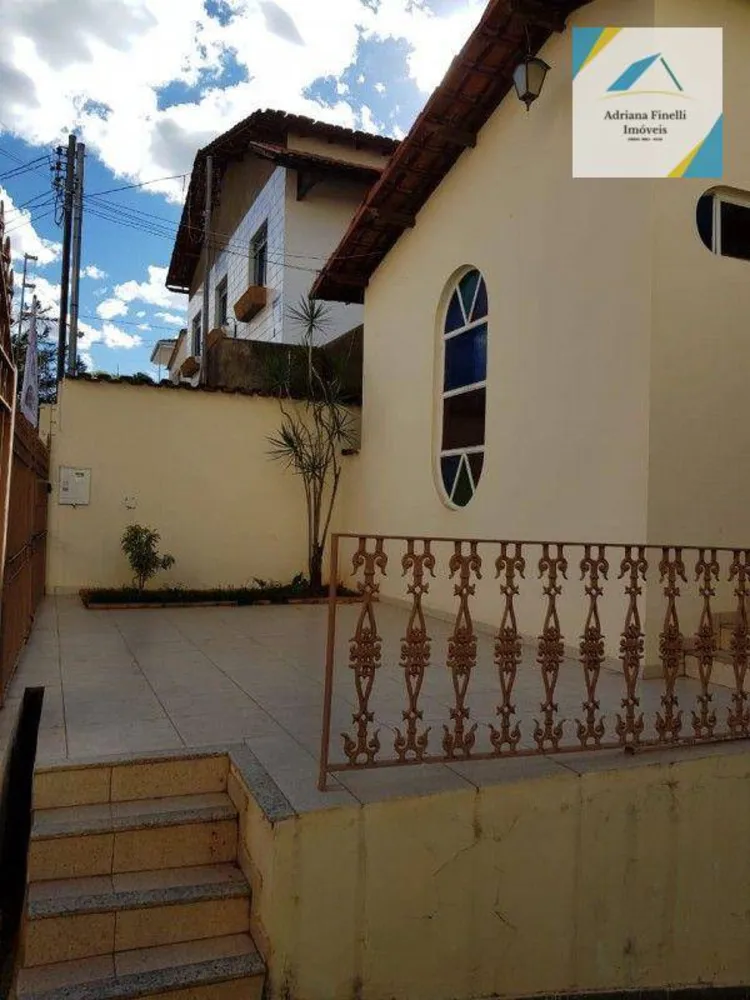 Casa, 6 quartos, 232 m² - Foto 2