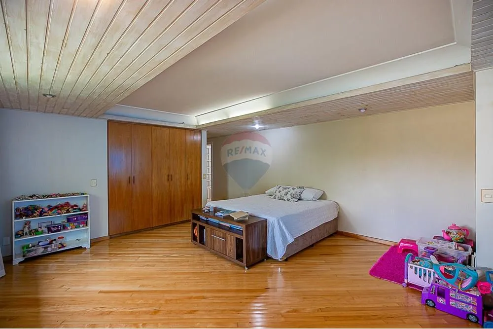 Casa, 4 quartos, 1023 m² - Foto 4