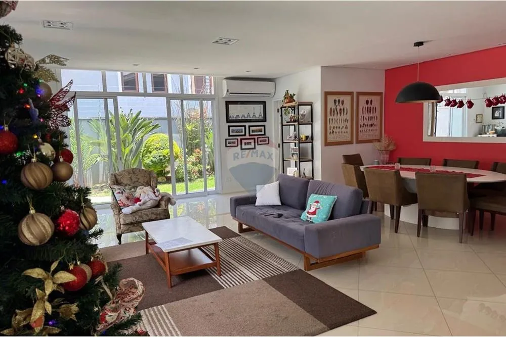 Casa, 4 quartos, 290 m² - Foto 1