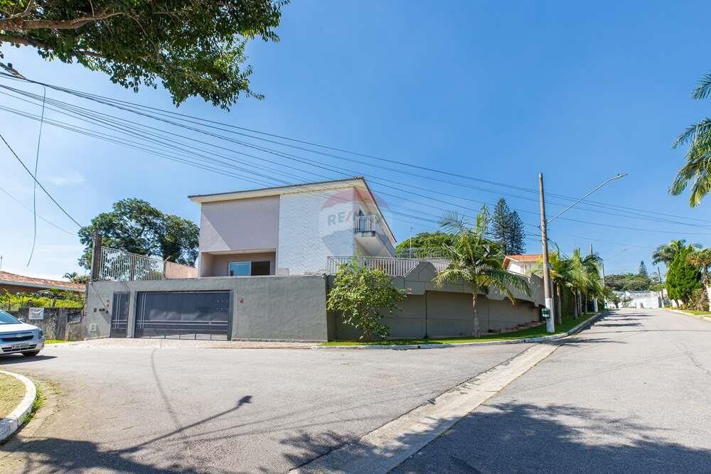 Casa à venda com 4 quartos, 900m² - Foto 4