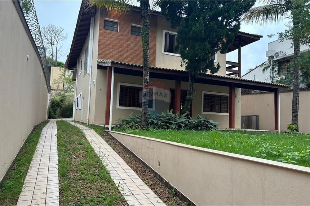 Casa para alugar com 4 quartos, 570m² - Foto 4