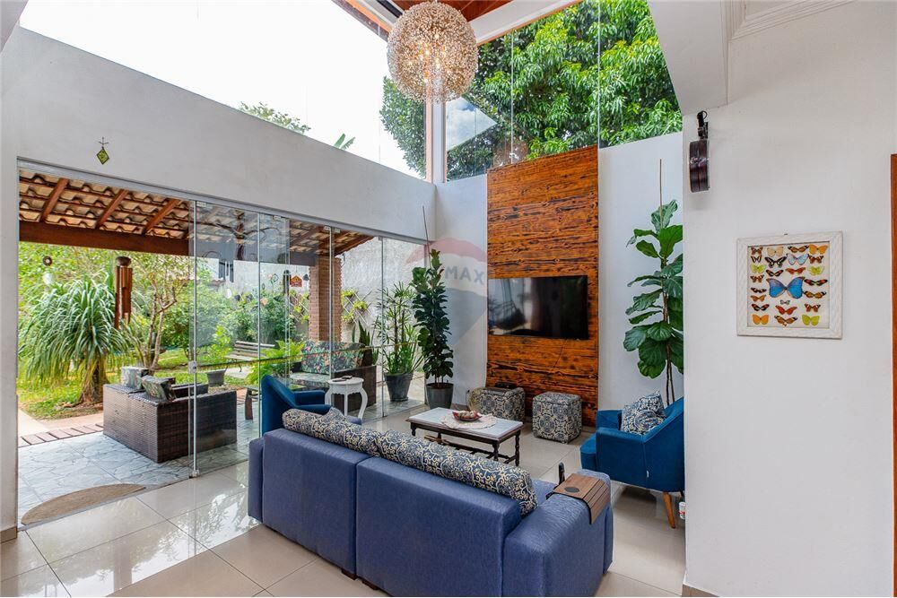 Casa à venda com 4 quartos, 450m² - Foto 3