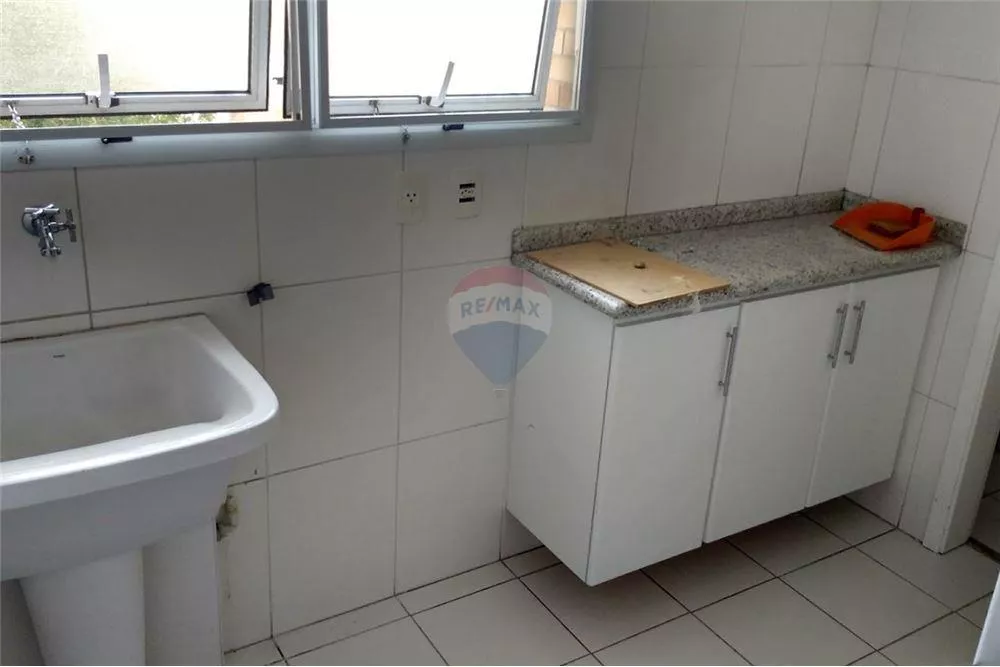 Apartamento para alugar com 4 quartos, 240m² - Foto 17