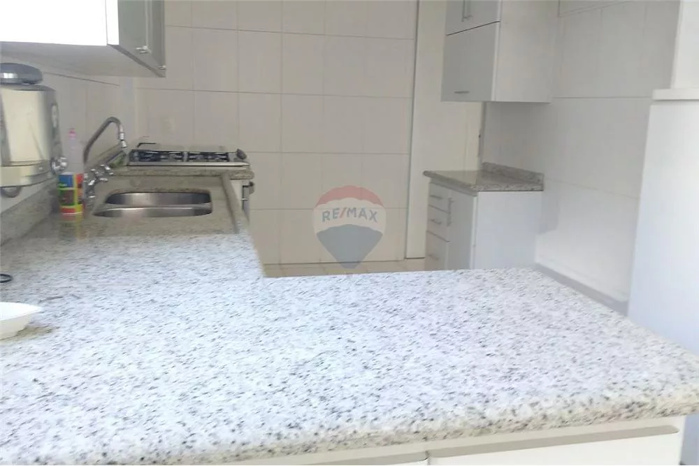 Apartamento para alugar com 4 quartos, 240m² - Foto 18